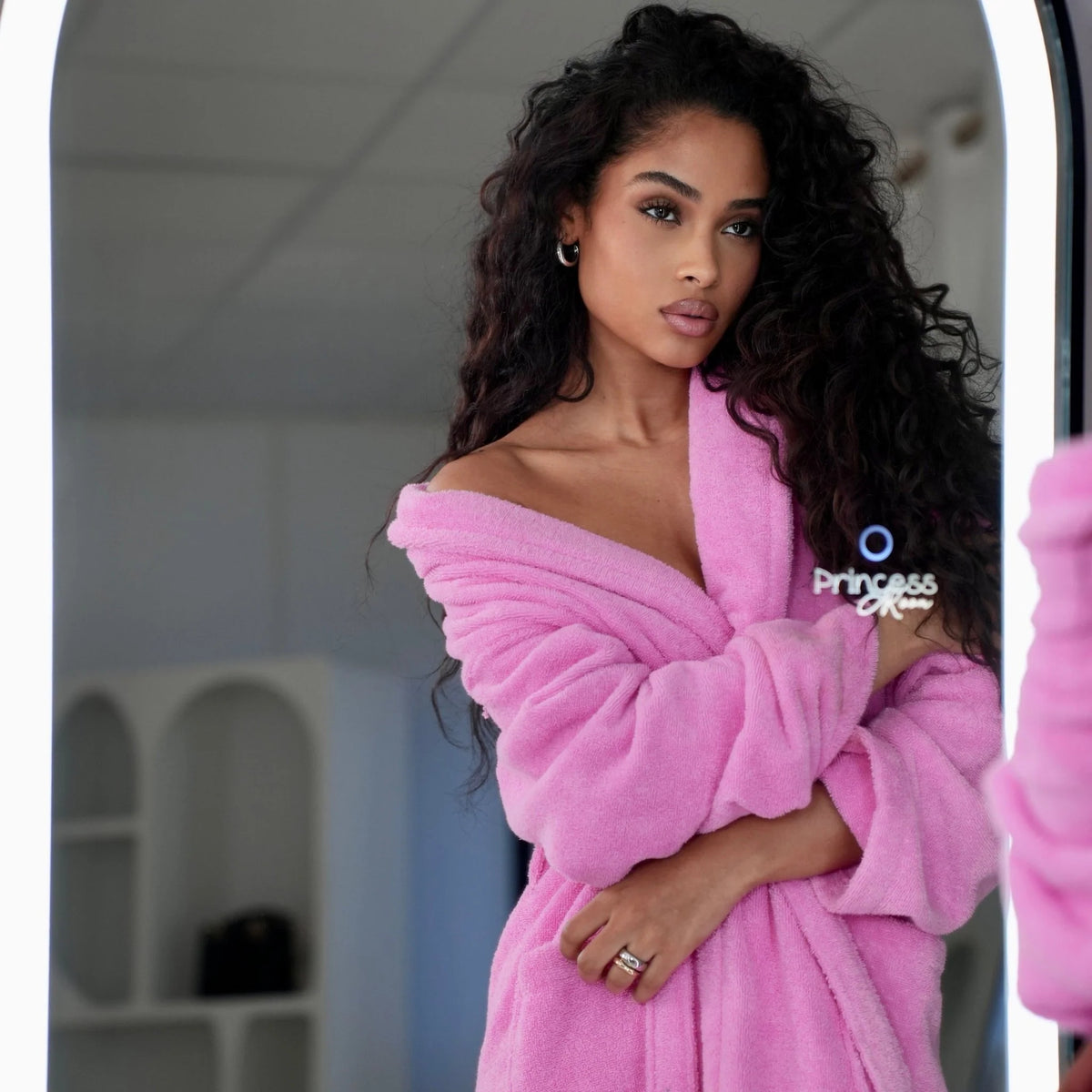 Glossy mirror
