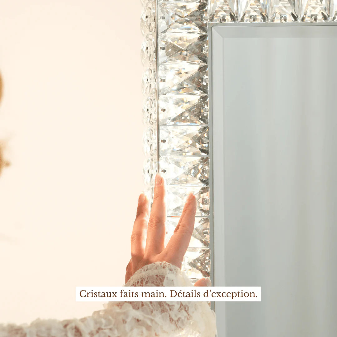 Queen mirror